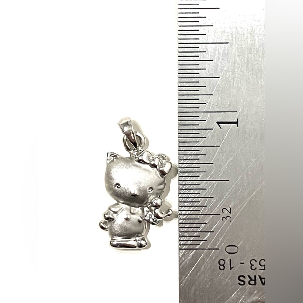 Silver Tone Hello Kitty Pendant - Picture 6 of 6